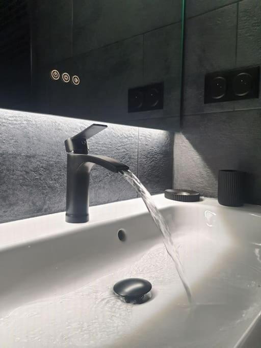 Superbe Appartement Avec Jacuzzi Et Exterieur Perpignan Bagian luar foto