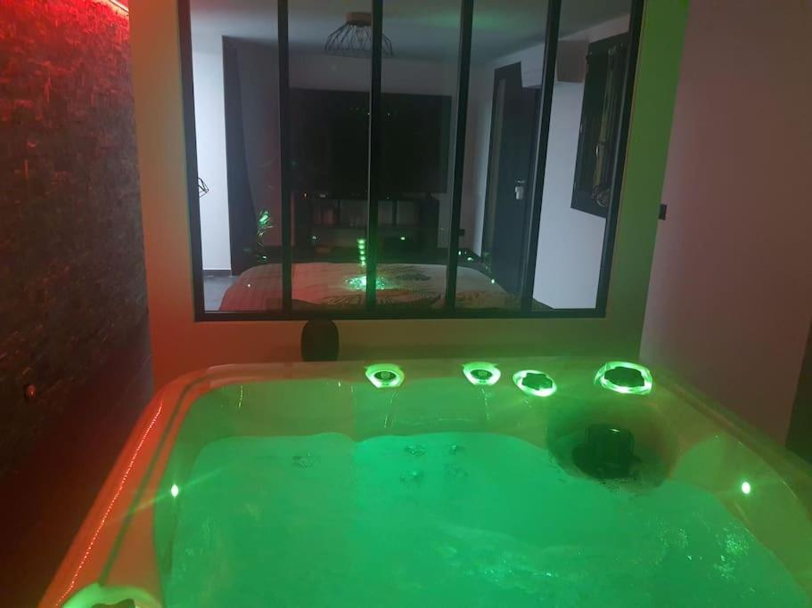 Superbe Appartement Avec Jacuzzi Et Exterieur Perpignan Bagian luar foto